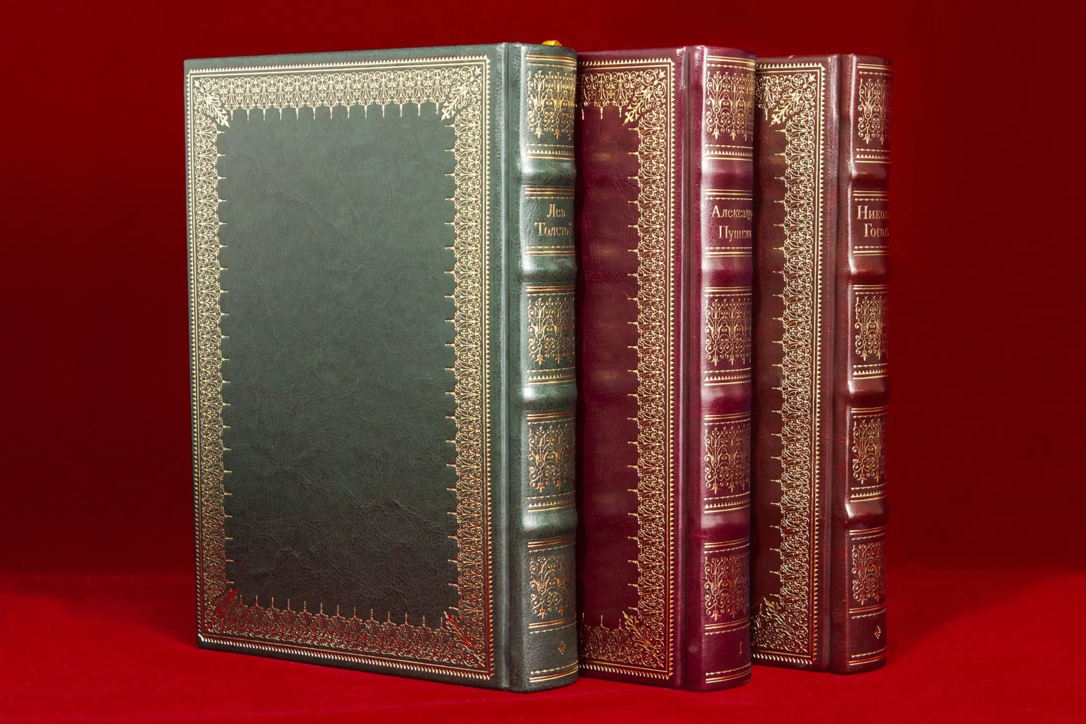 Пушкин А. С. «Избранные сочинения», Толстой Л.Н. «Кавказские произведения», Гоголь Н.В. «Мёртвые души» - изображение 3
