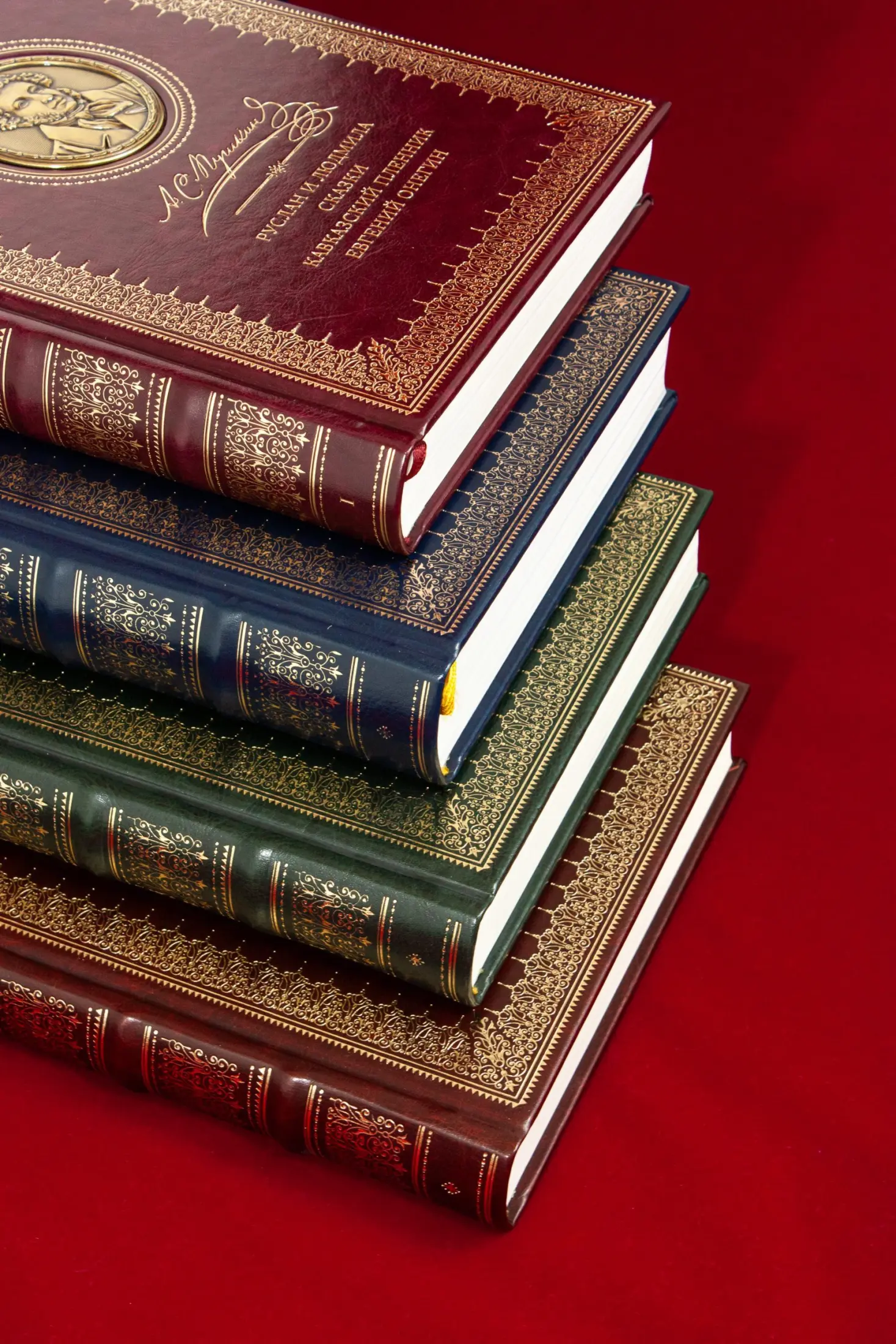 Пушкин А. С. «Избранные сочинения», Толстой Л. Н. «Кавказские произведения», Гоголь Н. В. «Мёртвые души», Чехов А. П. «Повести и рассказы» - изображение 4